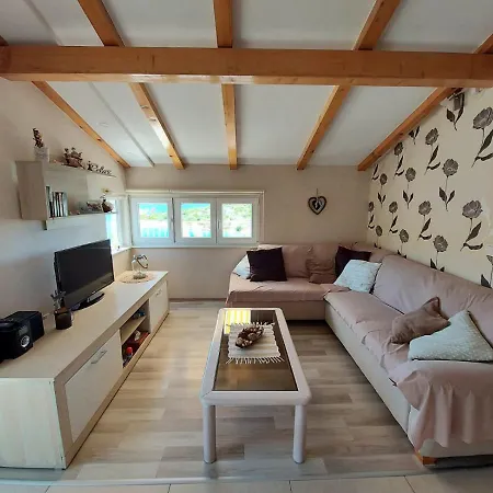 D&d Grubisic Apartman Grebastica