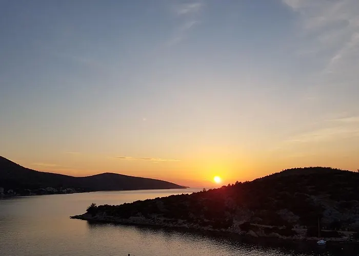 D&d Grubisic Apartman Grebastica